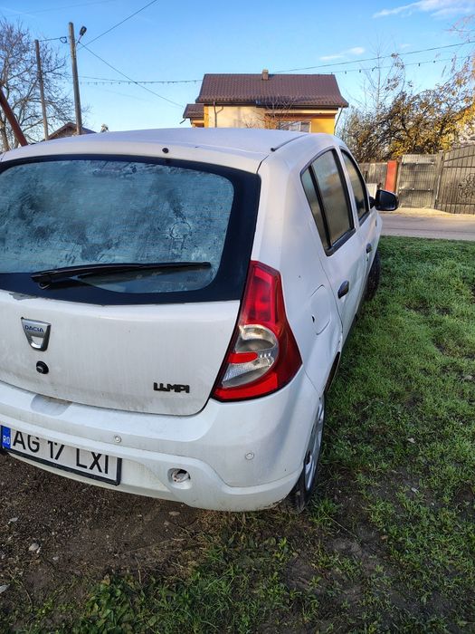 Dacia Sandero  ..