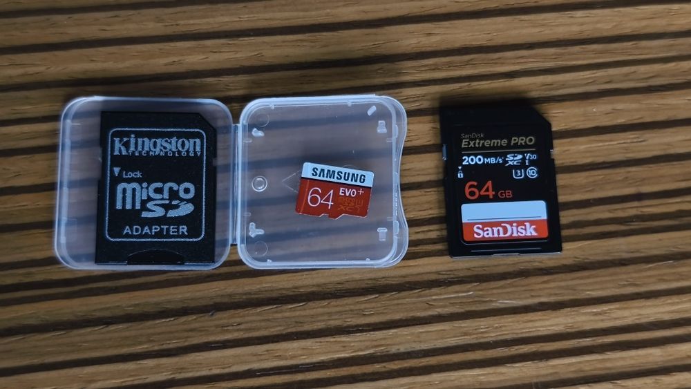 Canon EOS R50 + 2 обектива и други аксесоари