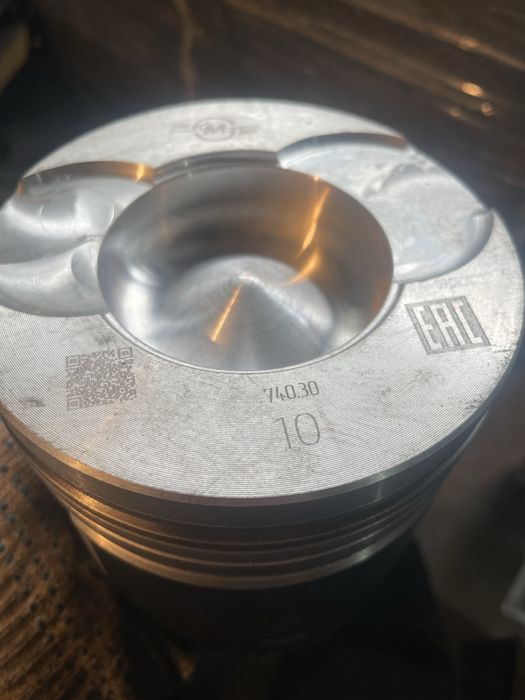 Продам поршня на камаз новые