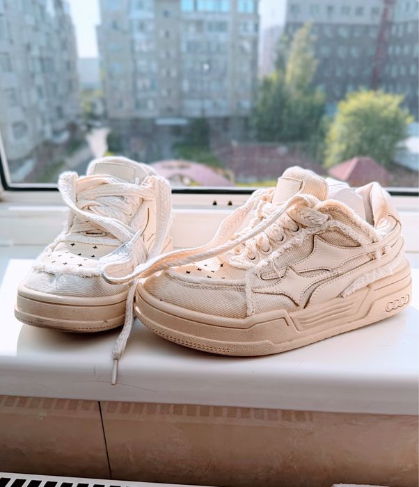 Кросовки женские