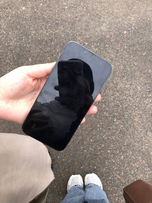 Продаю свой айфон 13 prо мах 
Состояние_Идеальное
Ёмкость_83%
Память_1