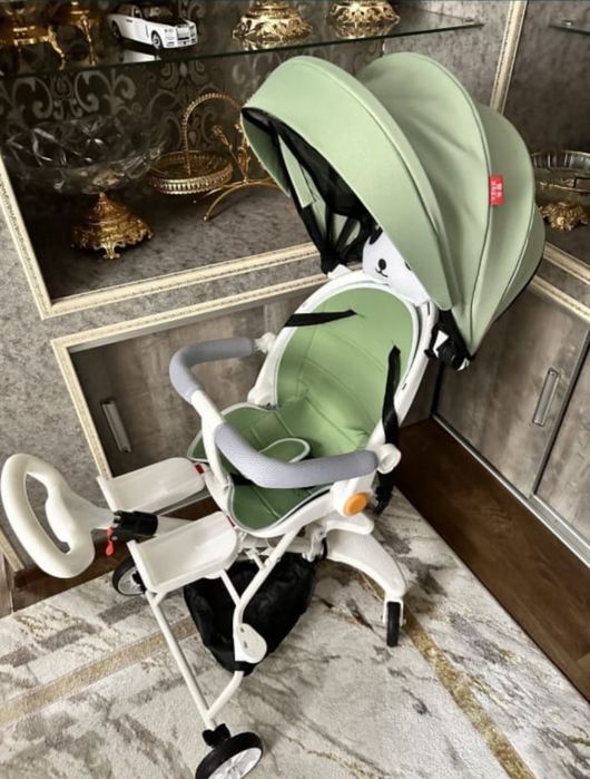 Коляска прогулочная красивая