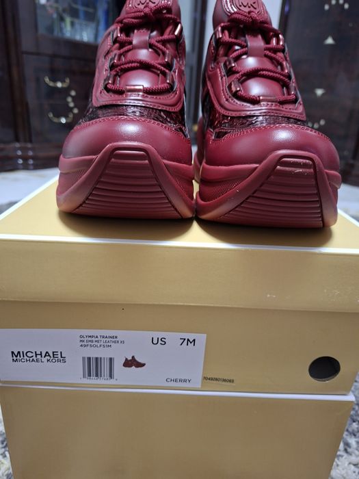 Vând adidasi Michael Kors