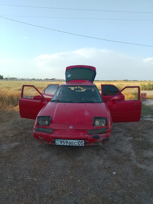 Автомобиль Мазда