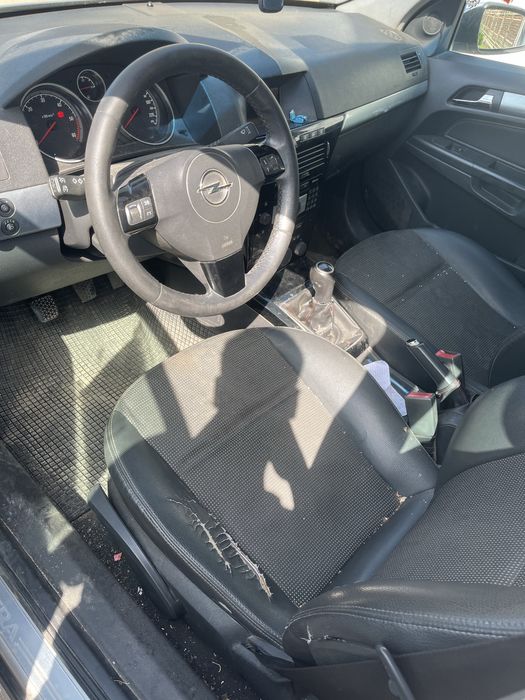 Opel astra h break 1.9 cdti