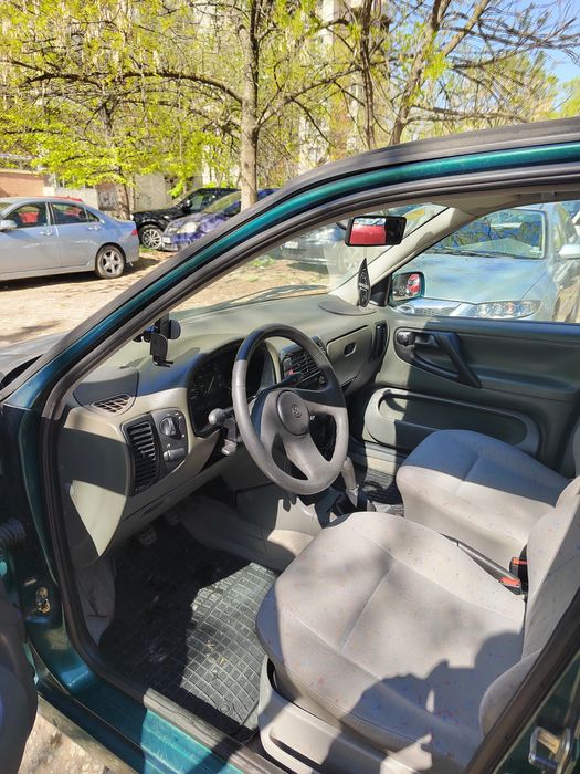 Фолксваген Поло 1.0 бензин - 900евро