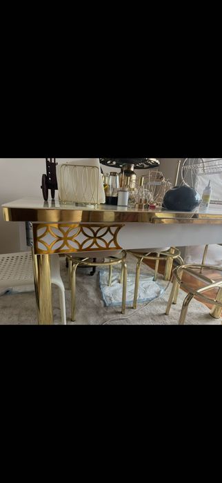 Трапезна маса (като нова)