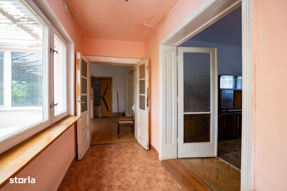 Casa cu 620 mp de teren in Rogerius