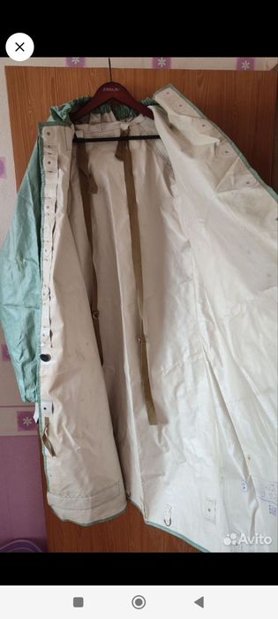 Yomg'ir paltosi Rossiyadan kelgan