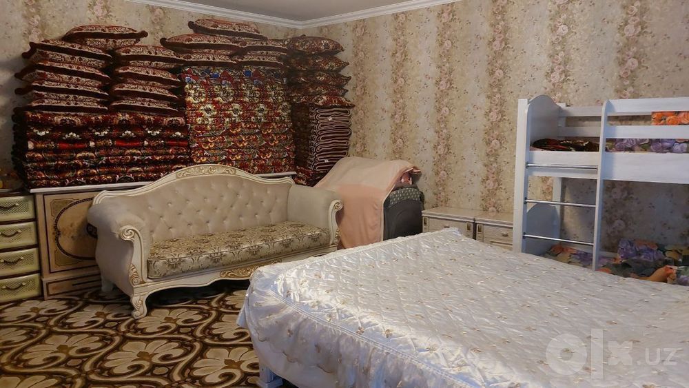 Кибрай.Карамурт.
ТТЗ Корзинка.
4.7 сотка
8 хона 3 санузла
Цена 150000