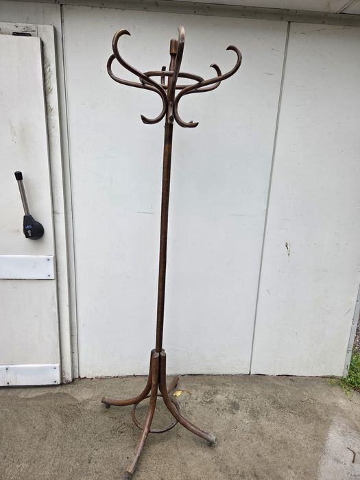 Закачалка старинна от дърво