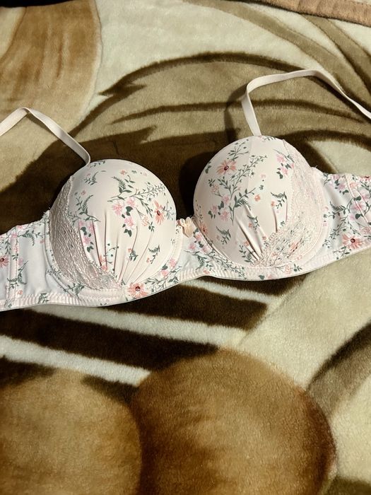 бюстгальтер 34А, бренд MAX