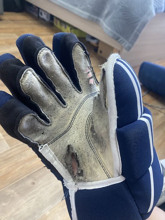 Хоккейная форма.