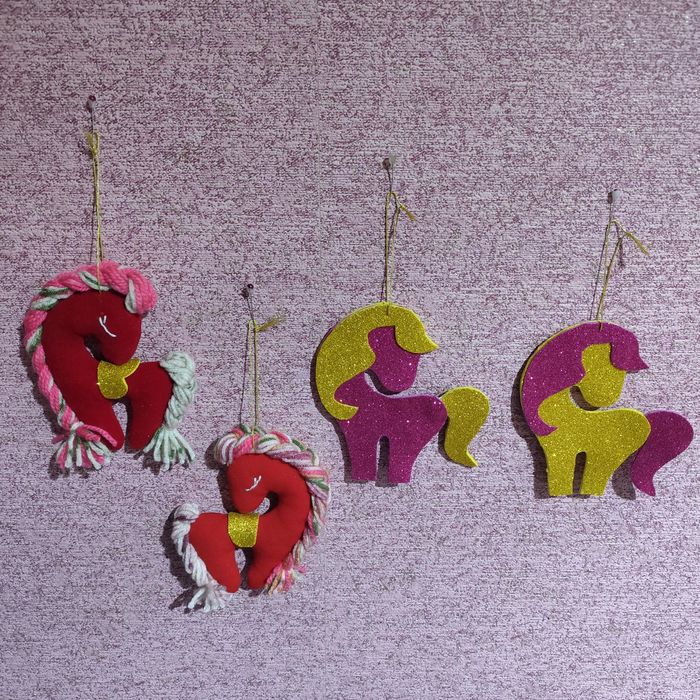 Покрывало, лошадки, прихватки и подушка