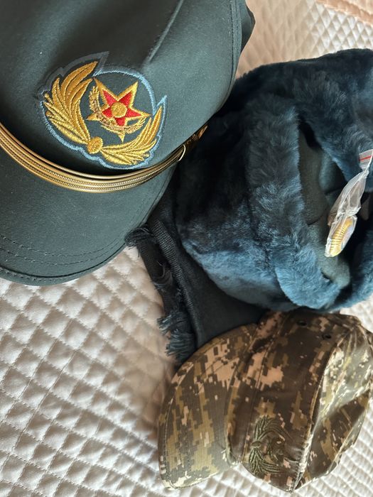 ушанка, кепки, рубашки,туфли