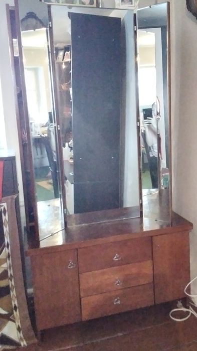 Зеркало тумбо трюмо