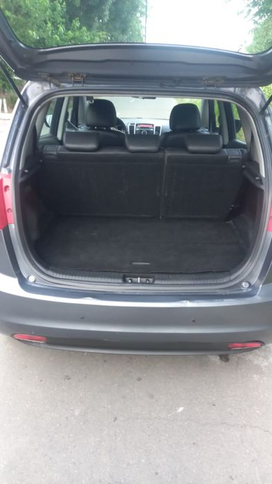 KIA Unknown Model 2010 — imagine 4