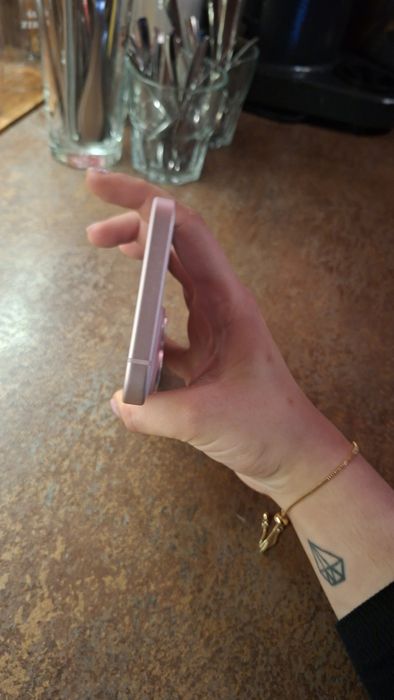 Iphone 15 pink de vanzare