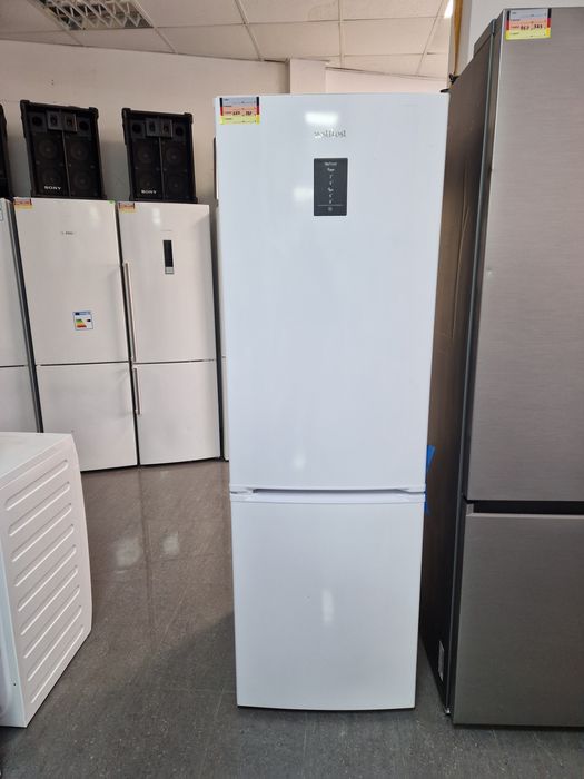 Хладилник с фризер Vestfros A++ No Frost