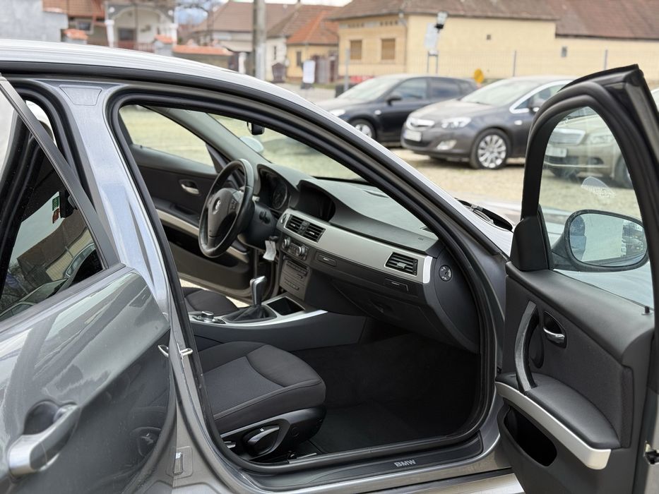 BMW Seria 3 2.0d 143 CP E90 2010 Euro 5 SE POATE IN RATE