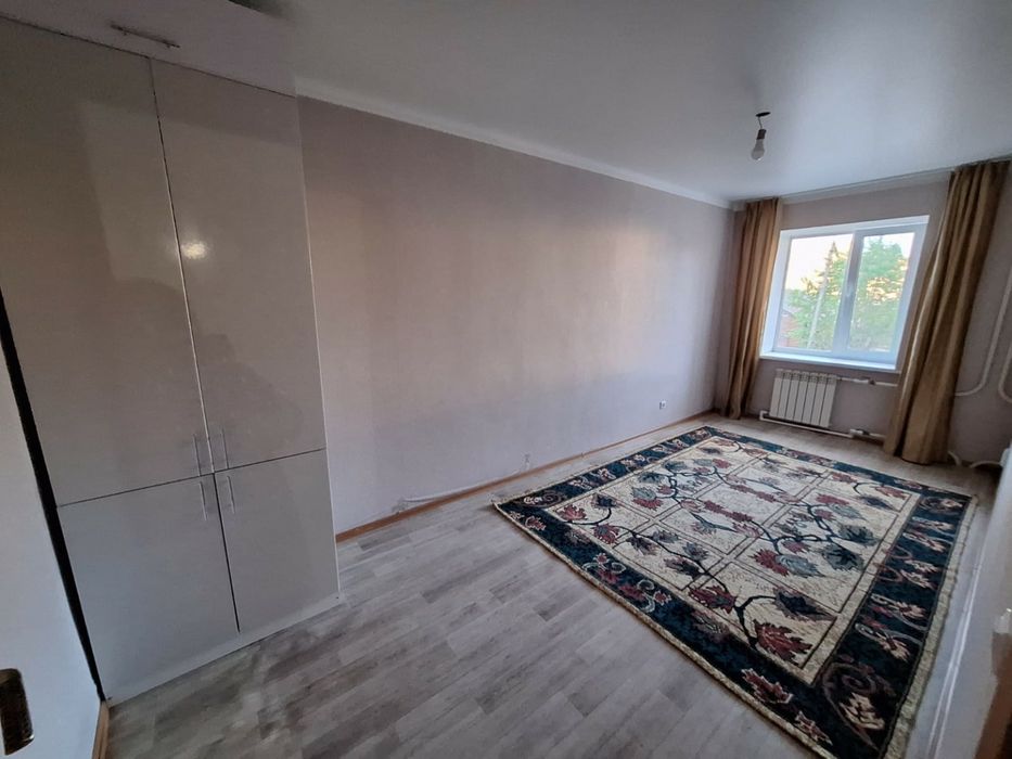 Продам двухкомн.кватиру студию.