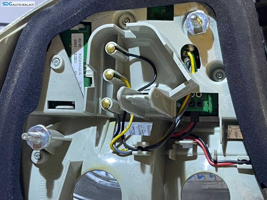 Soclu Suport Bec Becuri cu Placa Led Leduri pentru Stop Lampa Tripla Dreapta de pe Aripa Caroserie BMW Seria 3 E90 2004 - 2011 Cod 7211214