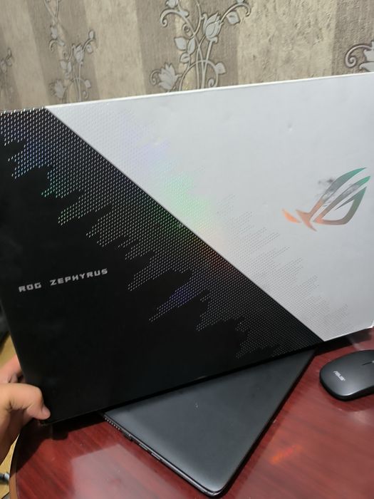 Asus ROG ZEPHYRYS G15 laptop