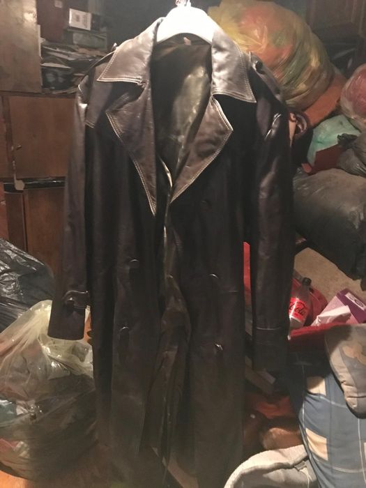 Vând haina lunga piele naturala pentru bărbați