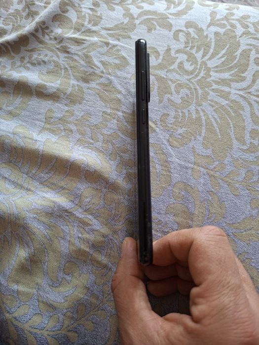 Продам отличный телефон редми 8