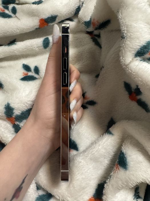 Vand Iphone 14 pro max alb