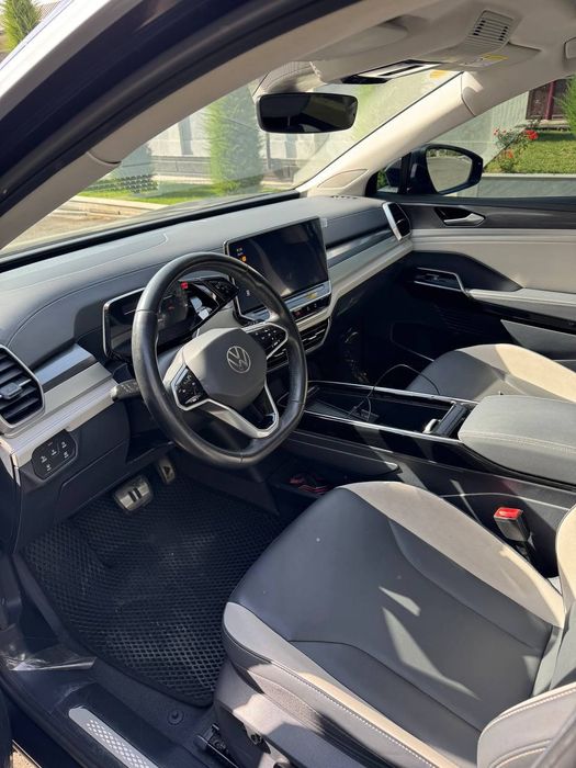 Volkswagen ID6 Pure+ 2022