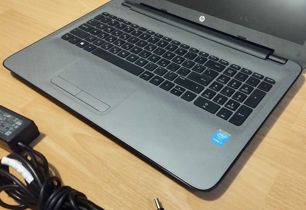 HP 15, Intel Core I7, 8GB RAM, SSD 240GB, HD Graphics, baterie 2 ore