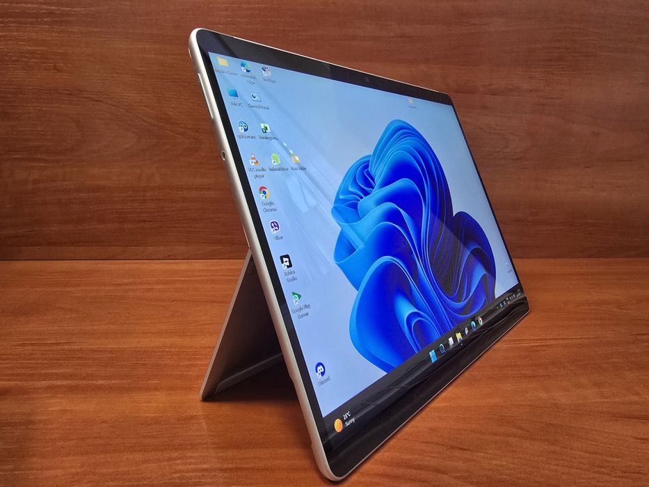 Таблет Microsoft Surface Pro 8 + Писалка Slim Pen 2
