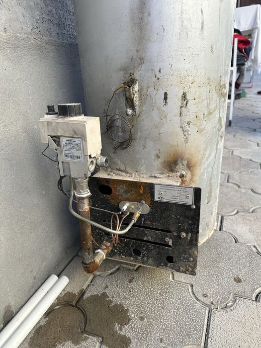 Rabochiy dvuxkontar kotyol, 200-300 m2 joyni bemalol qiynalmi isitadi.