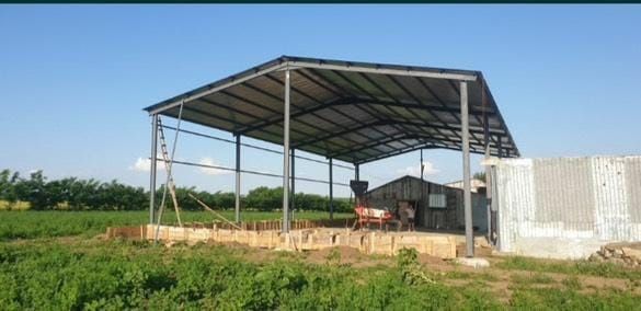 Vând hala metalică 10x20x4 învelita cu tabla