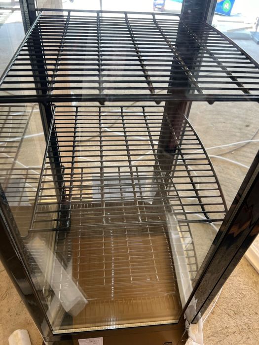 Vitrina frigorifica verticala panoramica pentru prajituri