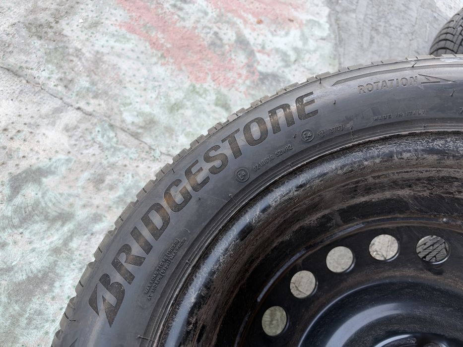 4бр. ПОЧТИ НОВИ Зимни Гуми 215/60R/17 -BRIDGESTONE/DOT:2324- С 17” Железни Джанти 5х114.3 за -TOYOTA/LEXUS/SUZUKI- 6.5Jx17H2, ET35