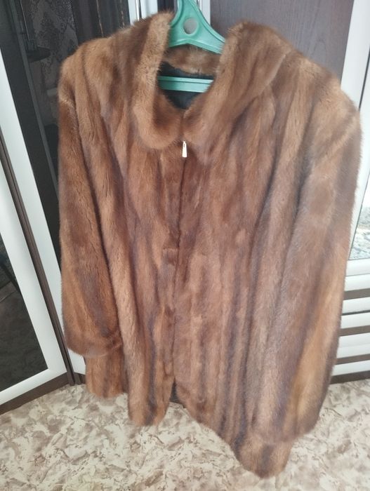 Продам шубу норковую