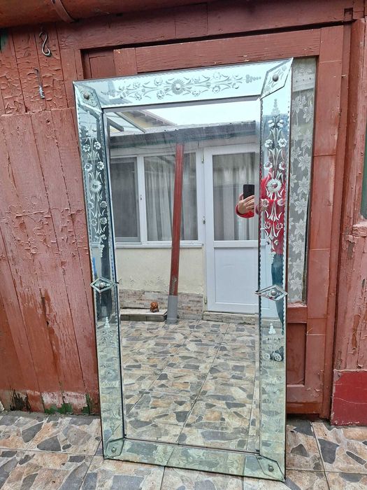 Vand oglinda venetiana in stare buna
