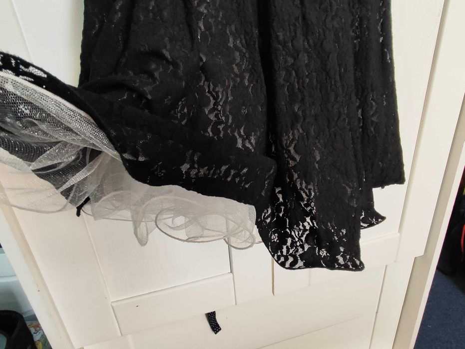 Официална черна дантелена рокля