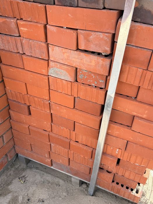 продам кирпичи красные облицовочные !
