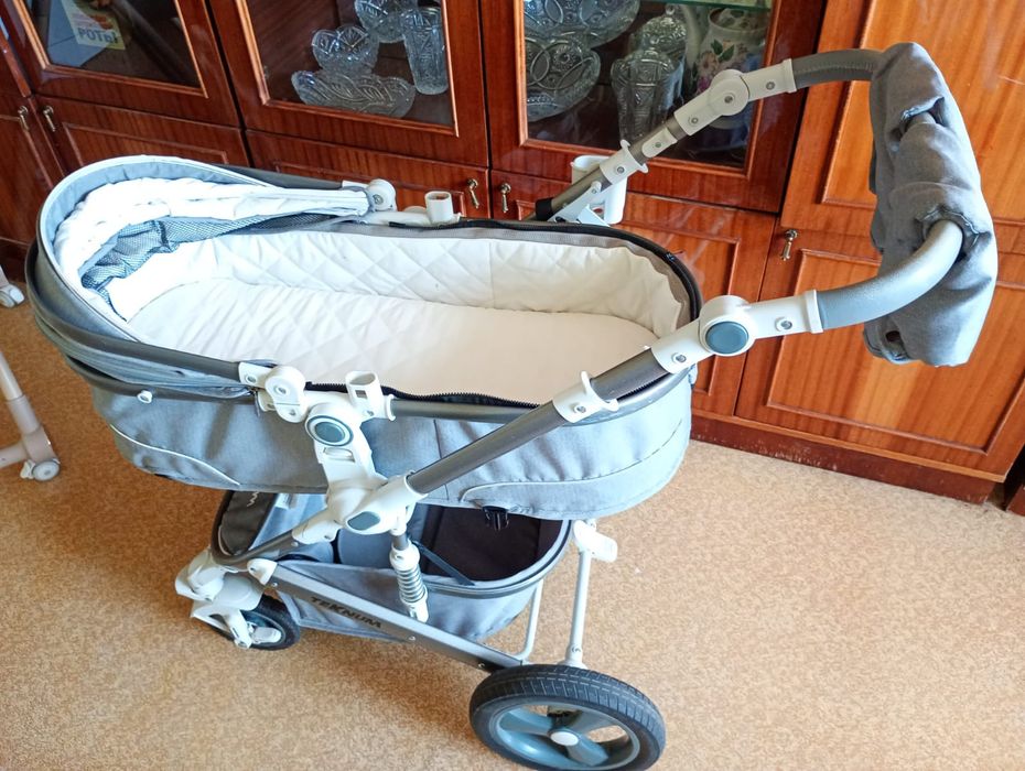 Детская коляска.