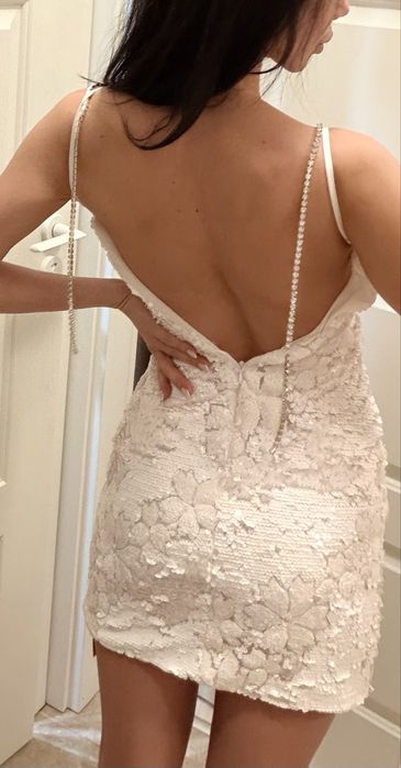 Бяла рокля с пайети