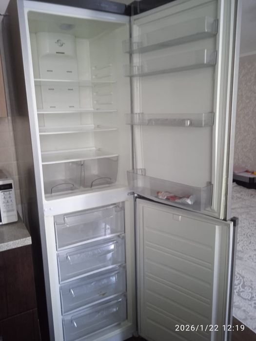 Продам холодильник