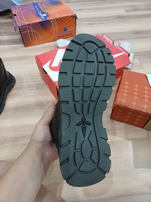 Продам ботинки на мальчика