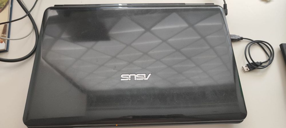 Продаю рабочий ноутбук