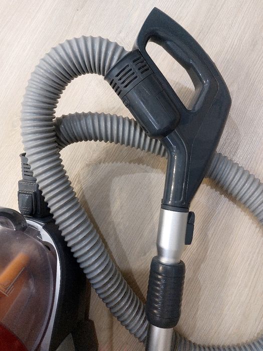 Пылесос LG 2000 Вт.