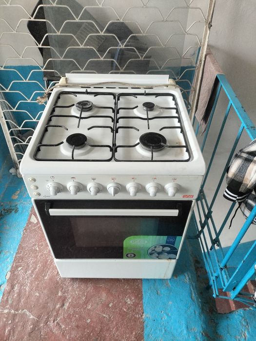 Gaz plitasi  sotiladi