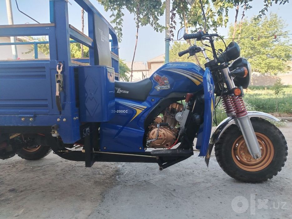 Lochin mototsikl sotiladi