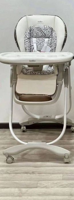 Kidilo brendidagi bolalar ovqat stuli — 2 tasi 1 da